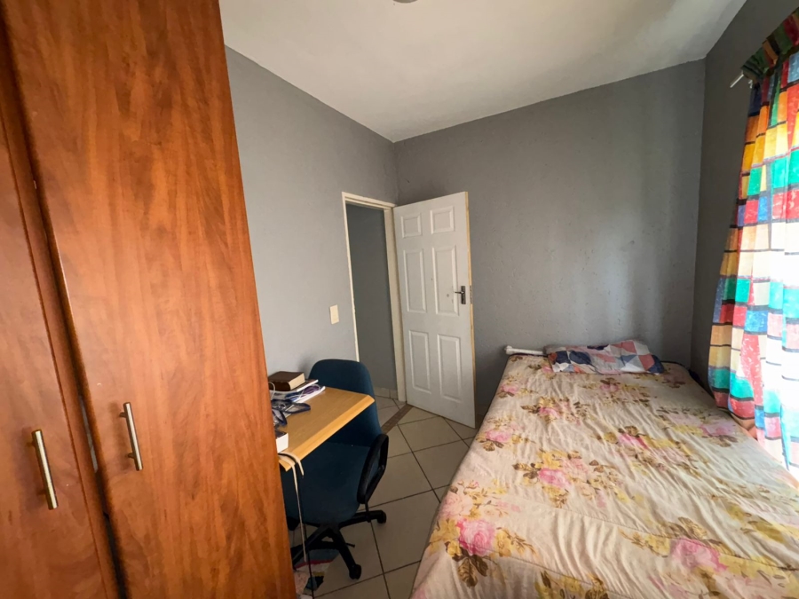 2 Bedroom Property for Sale in Waterkloof East North West